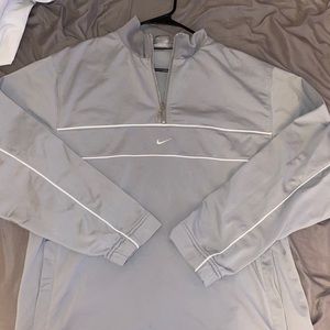 Nike men’s pull over/ half zip